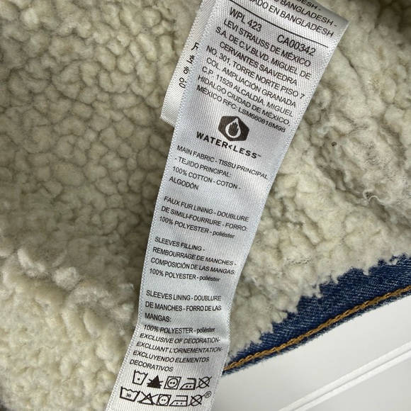 Levi's Signature women’s sherpa lined denim Jacket. Size large. - Picture 9 of 10